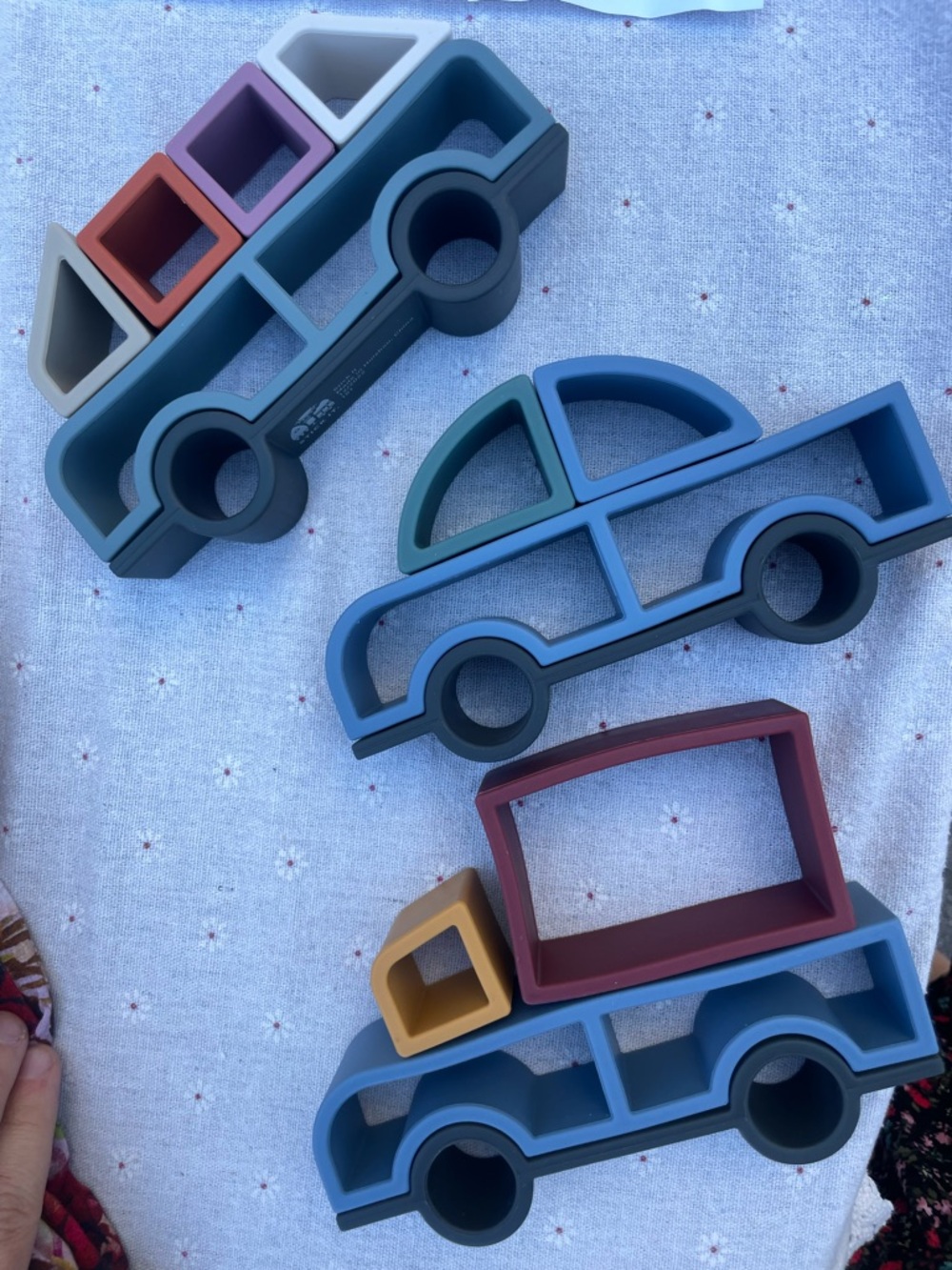 Stick It. Silicone building blocks trucks and cars  - Kids Toy - Picture 5 of 7